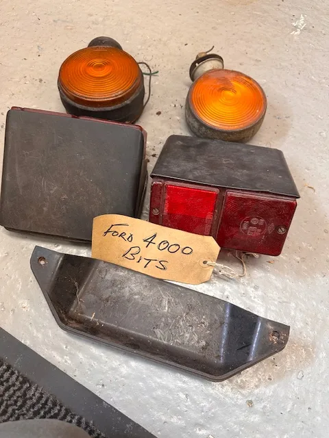 Ford 4000 lights — photo 1