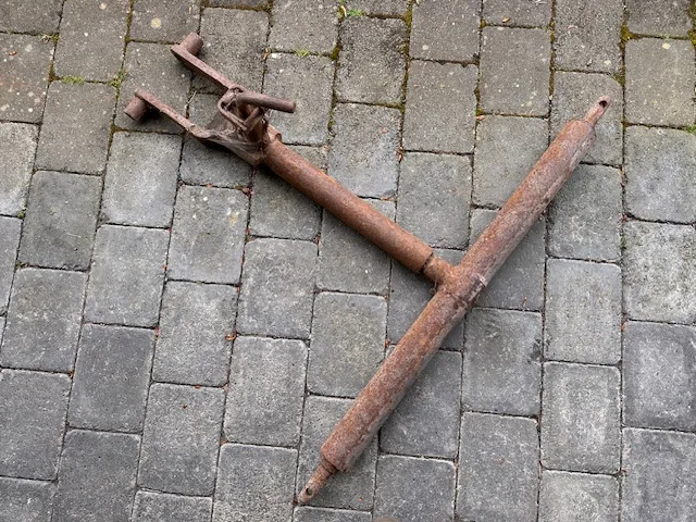 Hitch and lifting straps Massey Ferguson 35 — photo 1